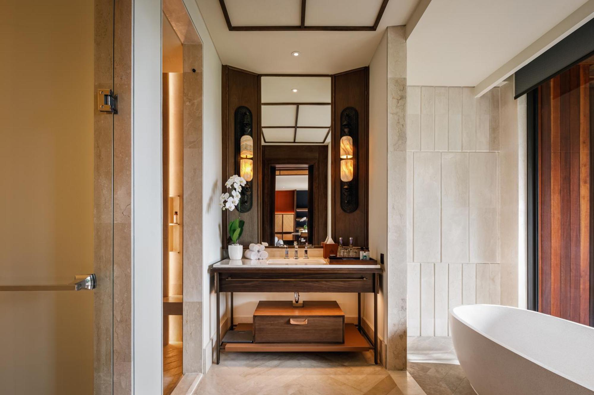 The Meru Hotel 5*