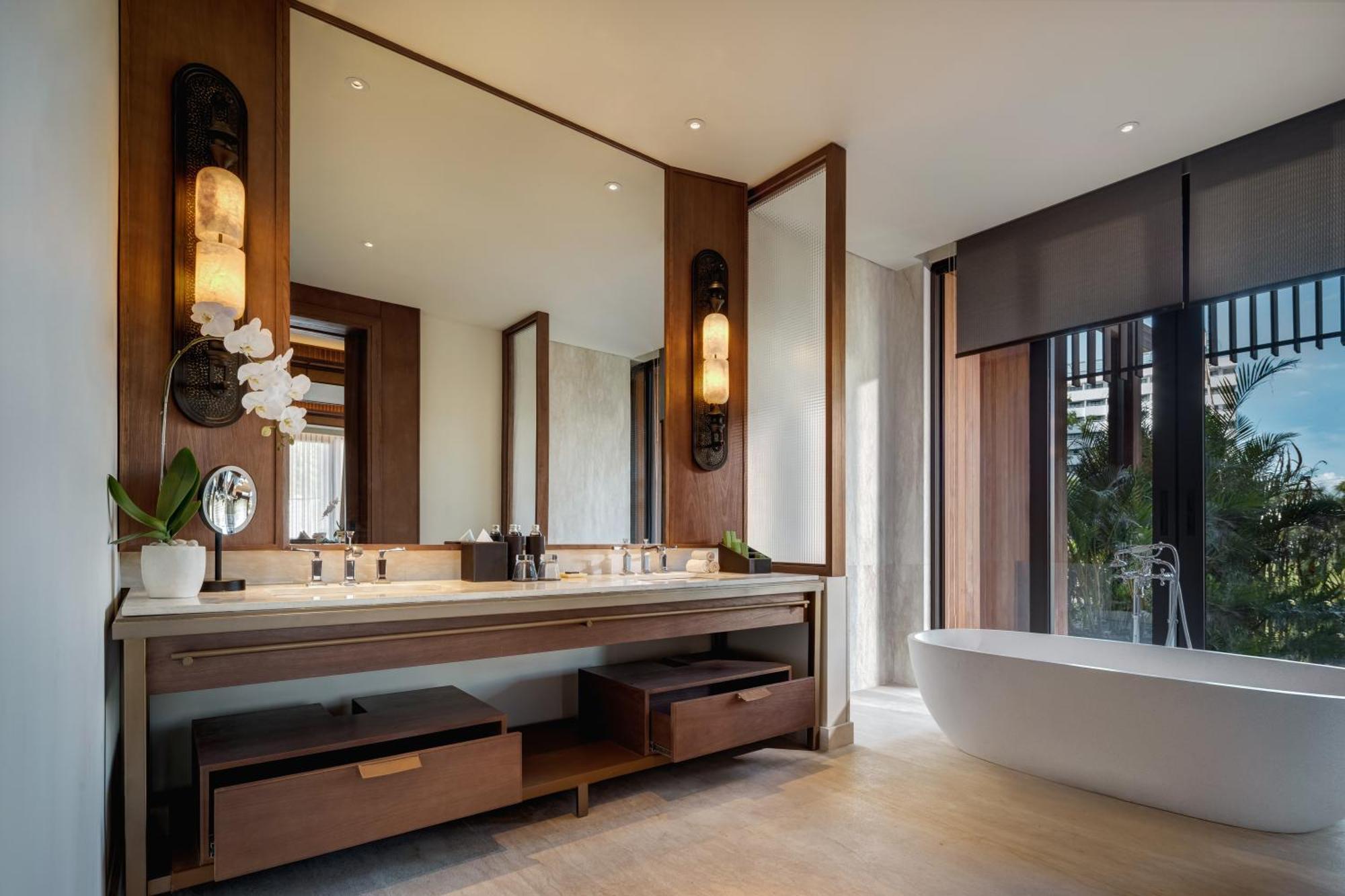 The Meru 5* Sanur